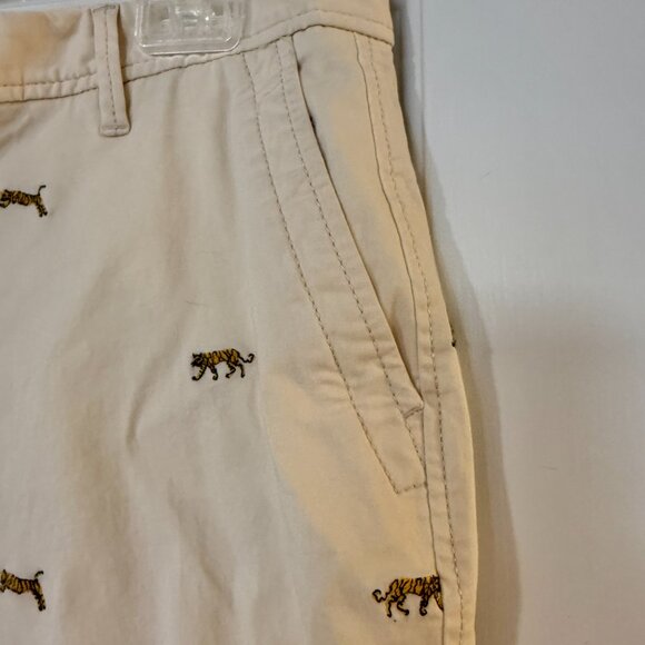 Talbots Relaxed Chino Tiger Embroidery Print 6P Petite Khakis Patterned - Picture 10 of 10